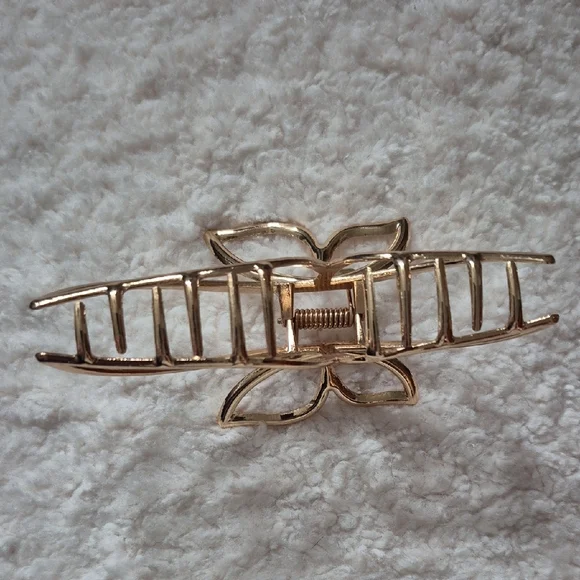 Gold Butterfly Hair Clip - Picture 3 of 4